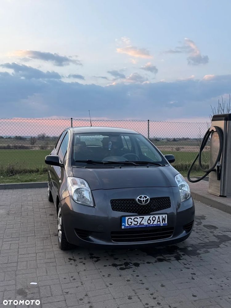Toyota Yaris 1.3 Terra - 2