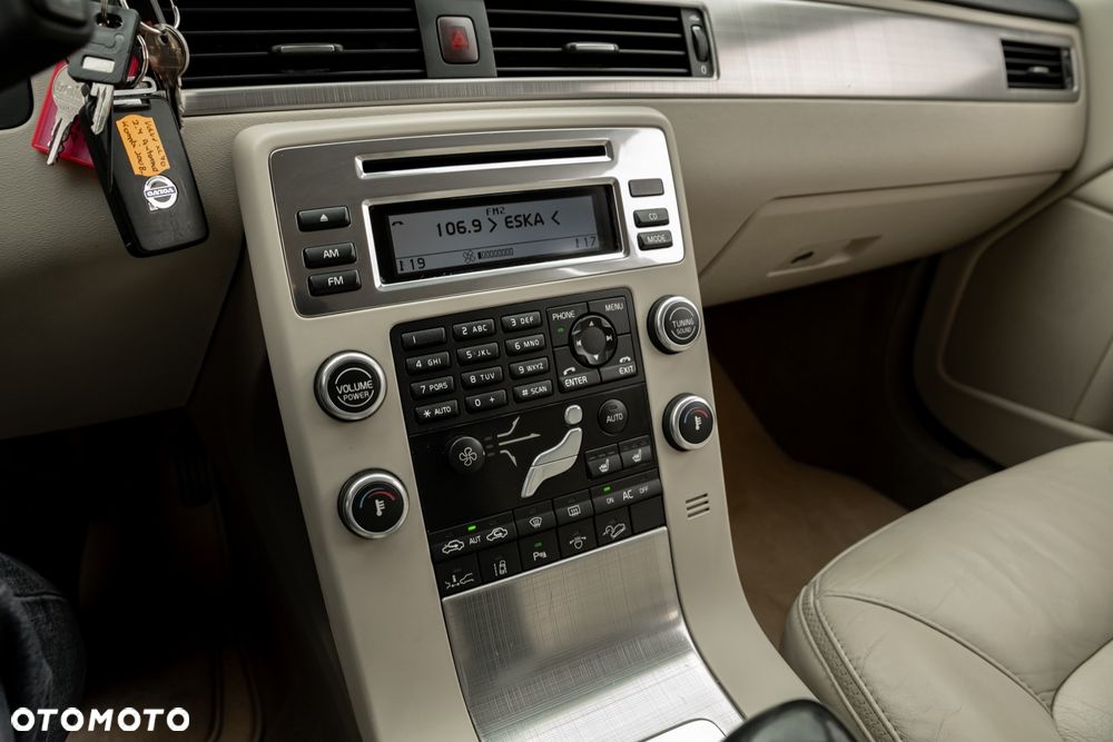 Volvo XC 70 D5 AWD Momentum - 38