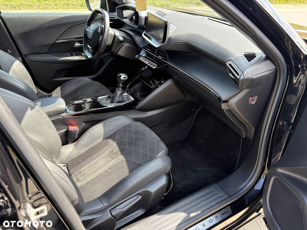 Peugeot 2008 PureTech 130 GT - 18