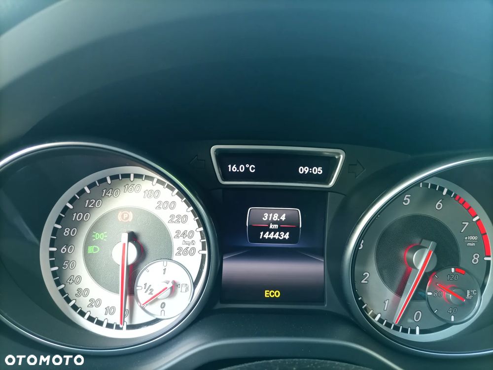 Mercedes-Benz CLA 180 AMG Line - 22