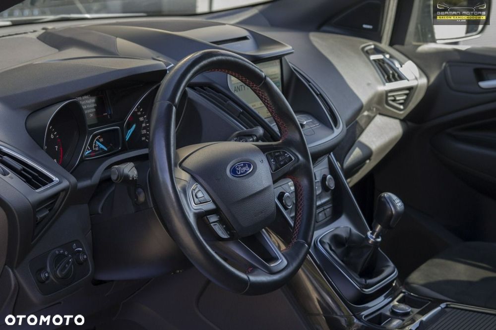 Ford Kuga 1.5 EcoBoost 2x4 ST-Line - 28