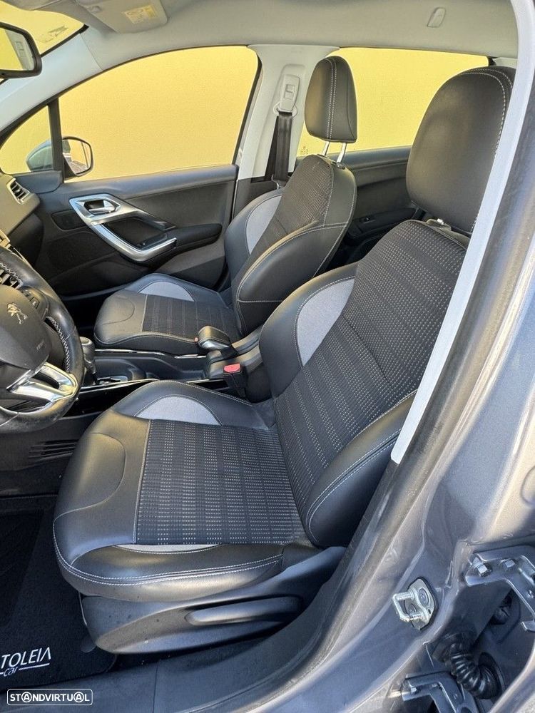 Peugeot 2008 1.2 PureTech Style EAT6 - 5