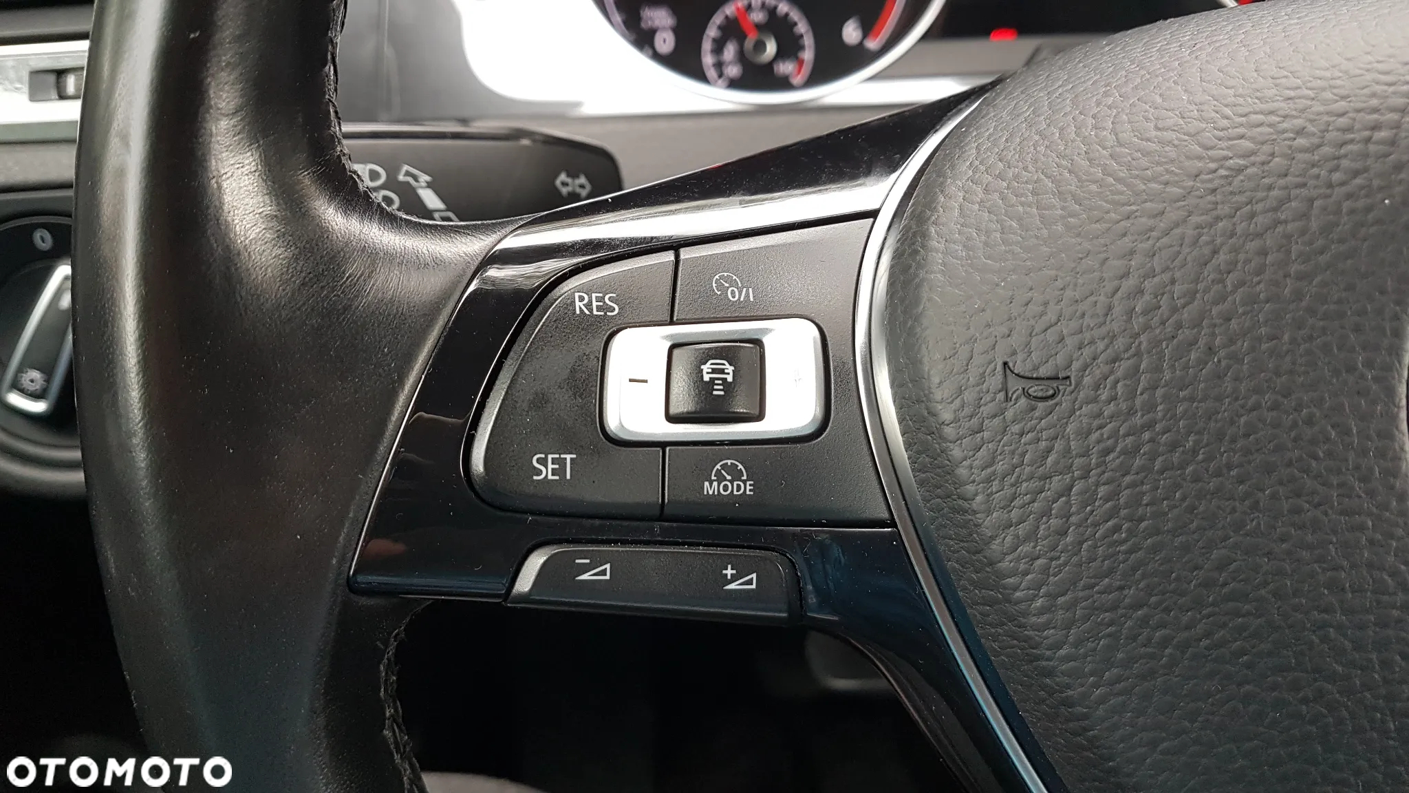 Volkswagen Golf VII 1.6 TDI BMT Comfortline - 24