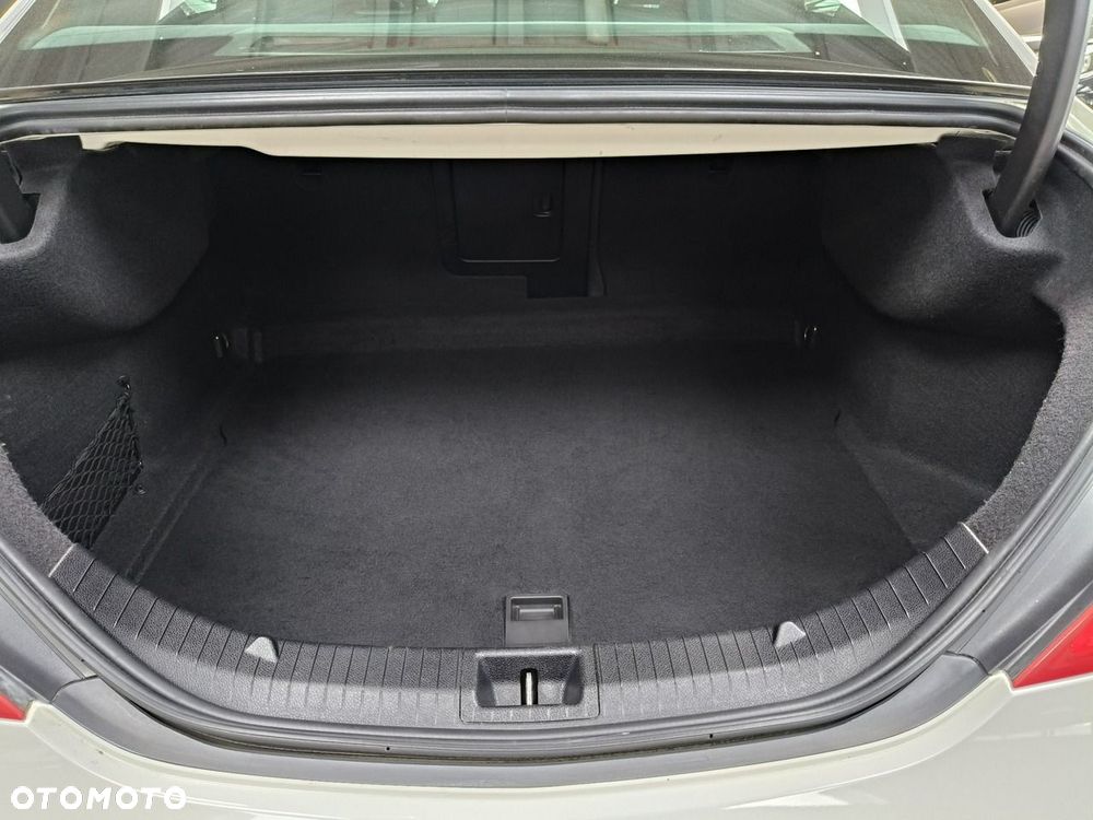 Mercedes-Benz CLA 180 7G-DCT AMG Line - 14