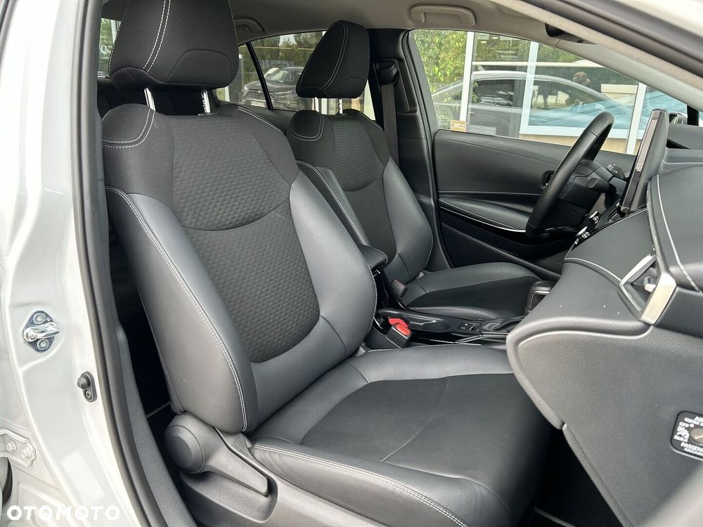 Toyota Corolla 1.8 Hybrid Executive - 11