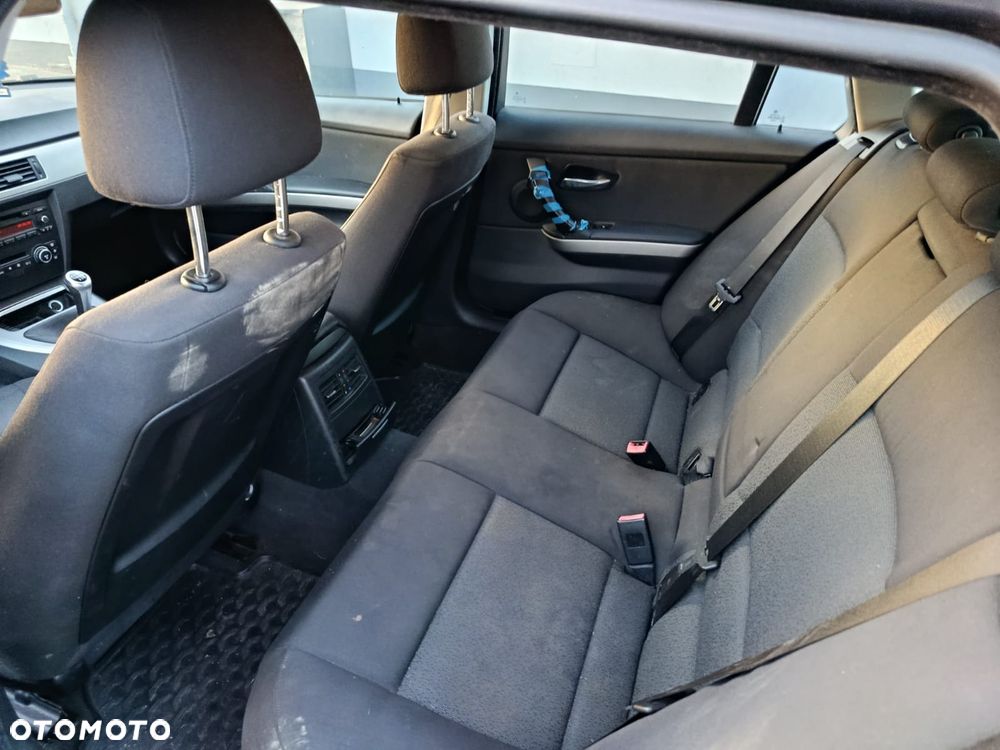 BMW Seria 3 318i - 10