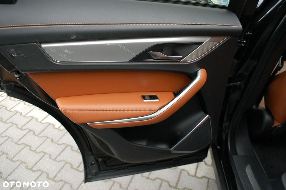 Jaguar F-Pace - 28