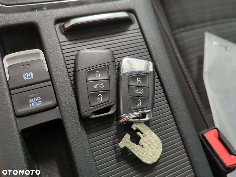 Volkswagen Passat 2.0 TDI Business DSG - 14