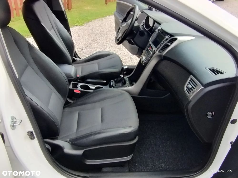 Hyundai i30 1.6 Fifa World Cup Edition - 32