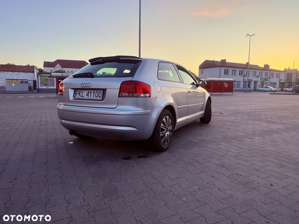 Audi A3 3-drzwiowe 1.6 Ambition - 4