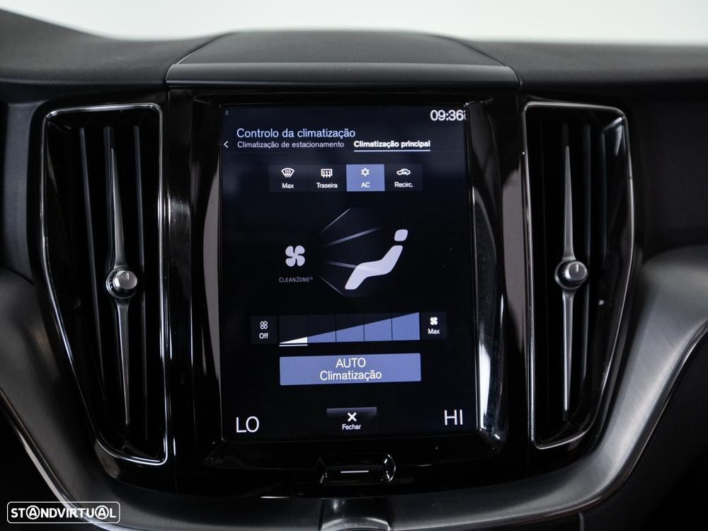 Volvo XC 60 2.0 T8 PHEV Momentum Plus AWD - 29