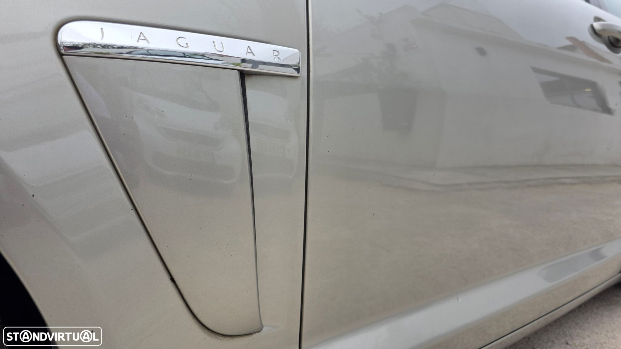 Jaguar XF 2.2 D Premium Luxury - 23