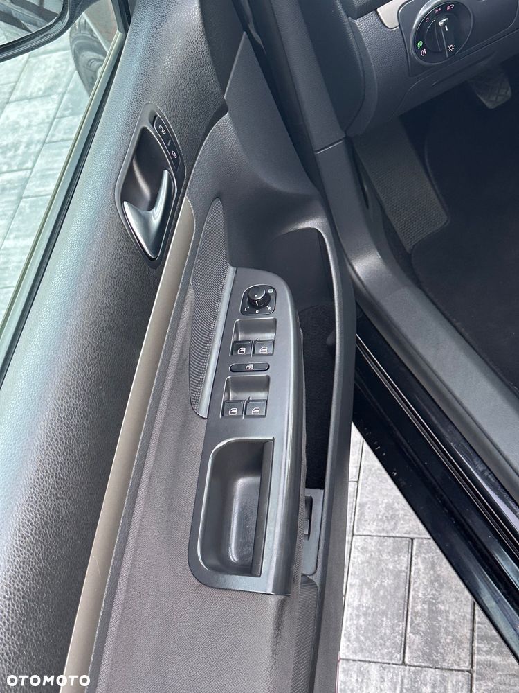 Volkswagen Golf 1.6 Highline - 11