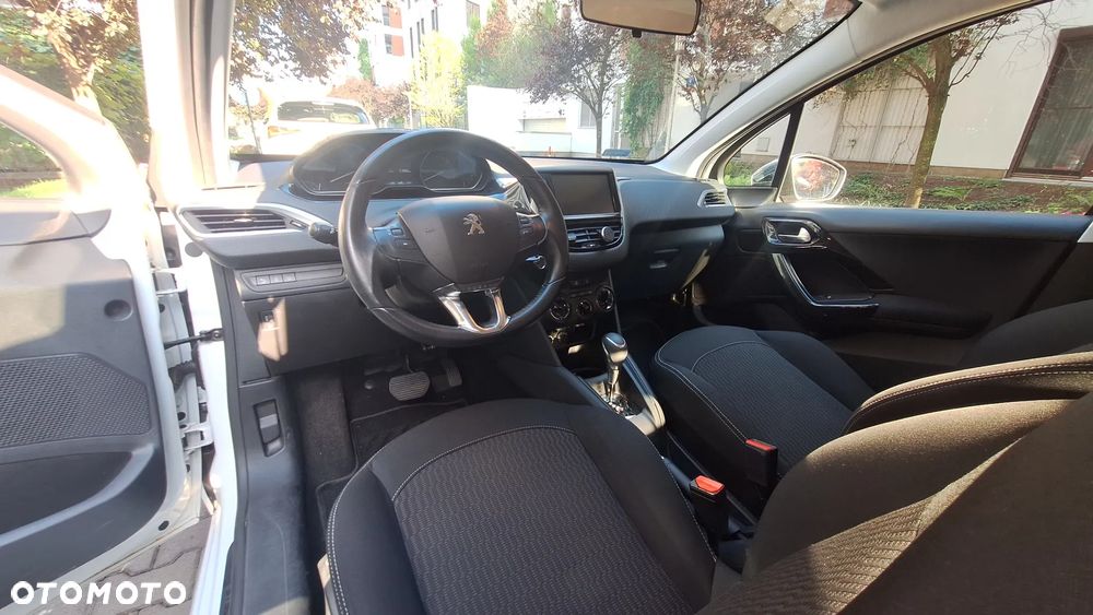 Peugeot 208 PureTech 110 Stop & Start EAT6 Allure - 13