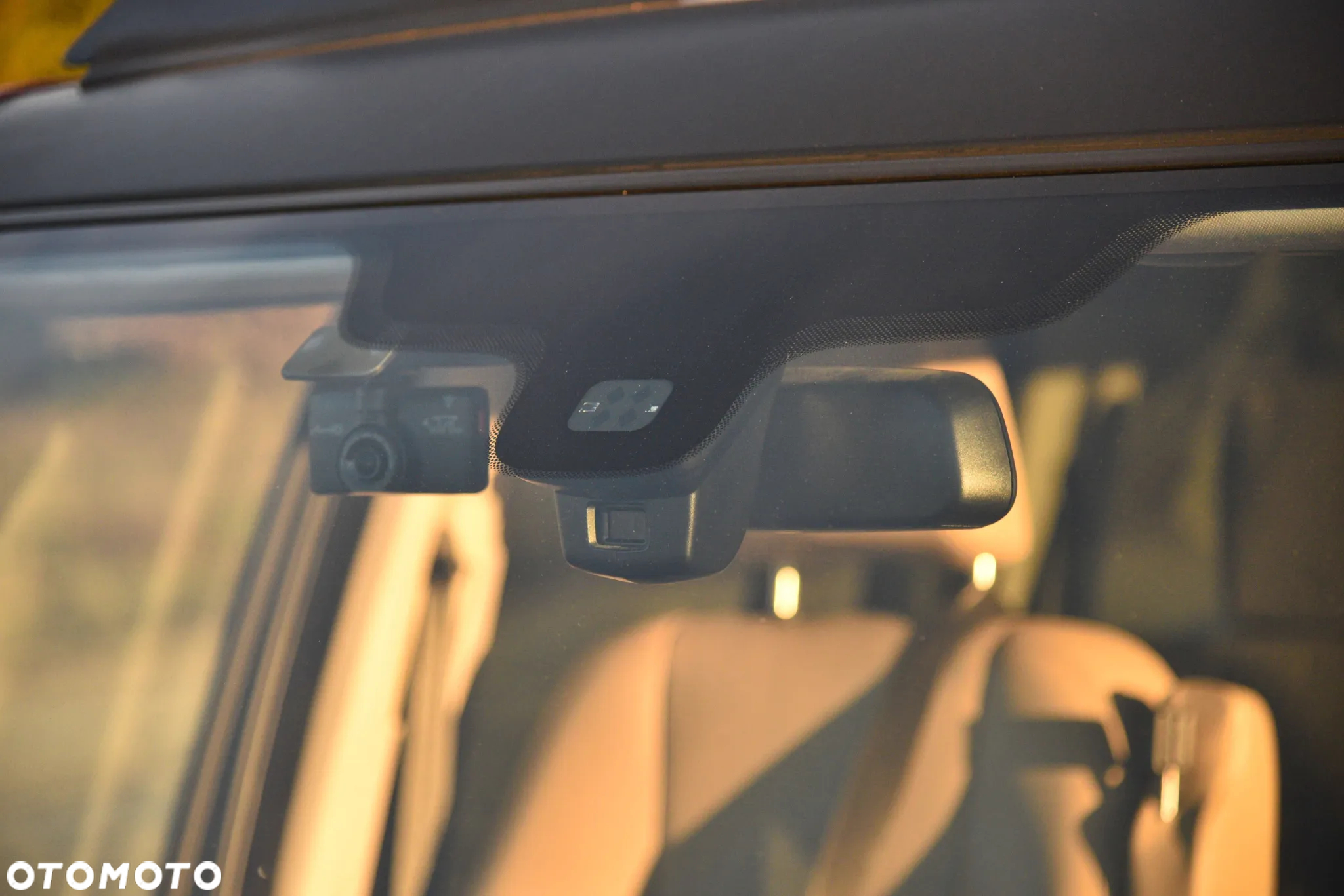 Land Rover Discovery IV 3.0 SD V6 HSE EU6 - 19