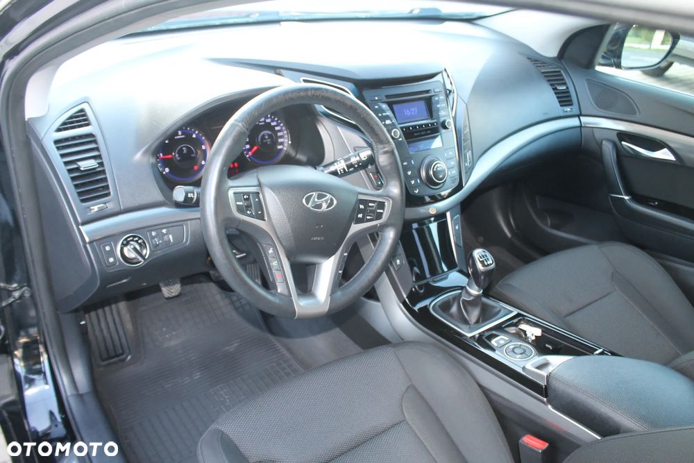 Kia Ceed 1.4 L - 14