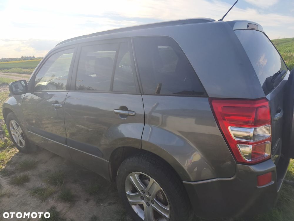 Suzuki Grand Vitara 2.0 - 1
