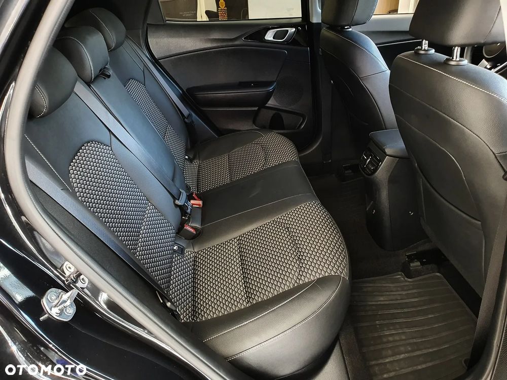 Kia XCeed 1.5 T-GDI Business Line DCT - 10