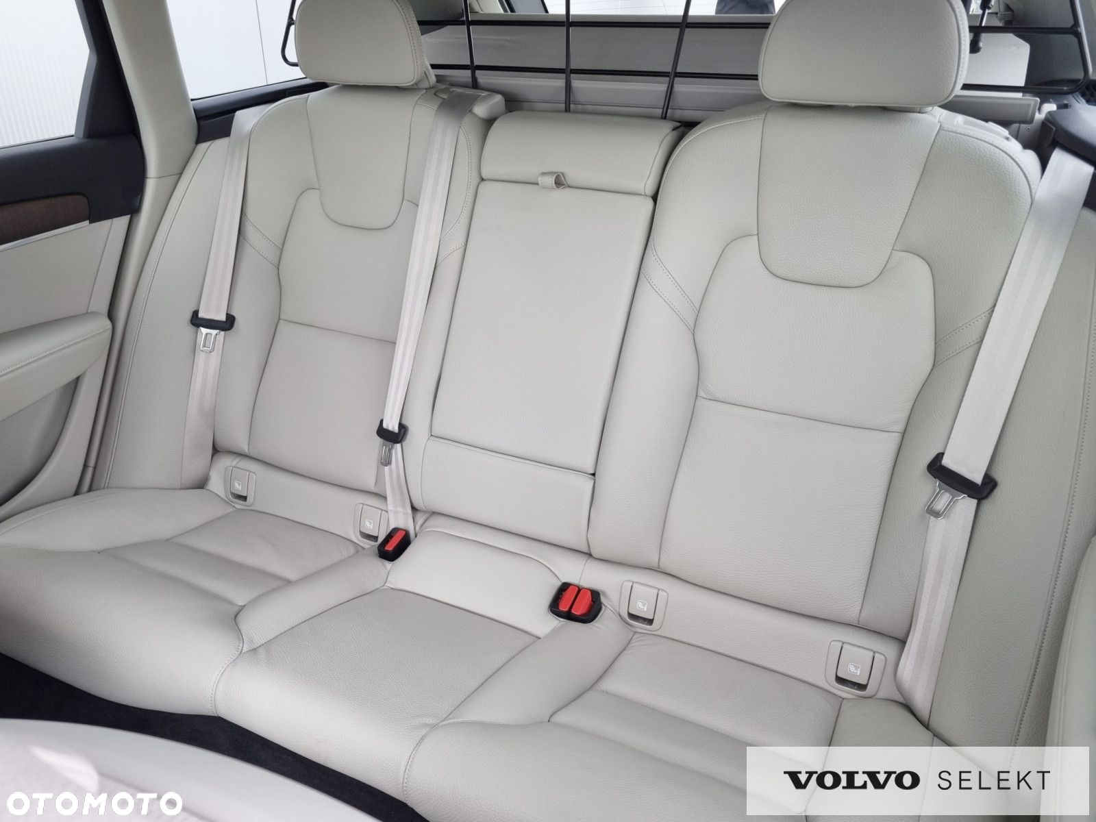 Volvo V90 Cross Country - 17
