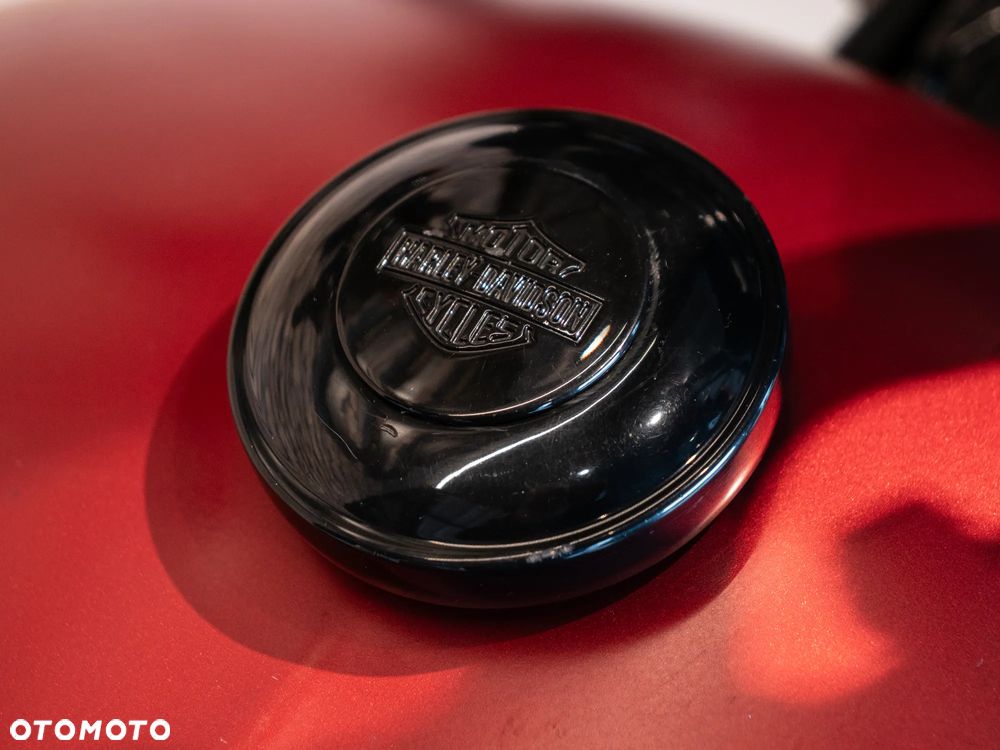 Harley-Davidson Softail Street Bob - 11