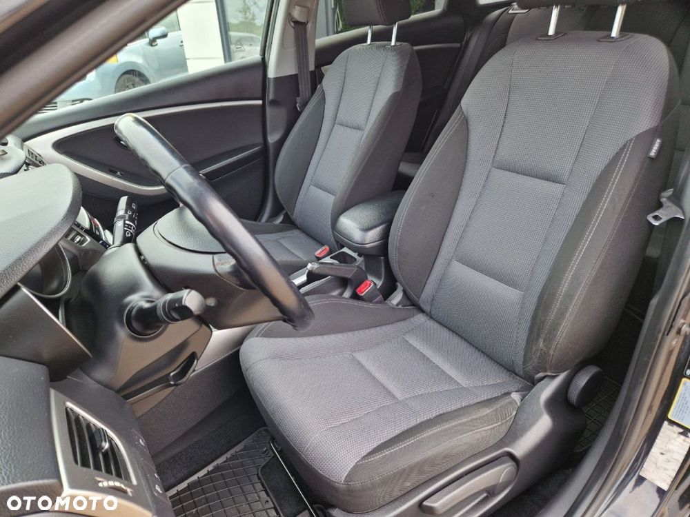 Hyundai i30 1.6 CRDi Premium - 10