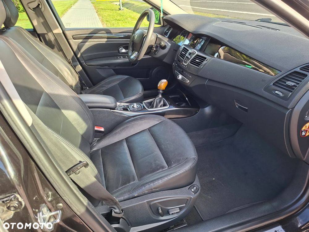 Renault Laguna 2.0 dCi FAP Initiale - 10