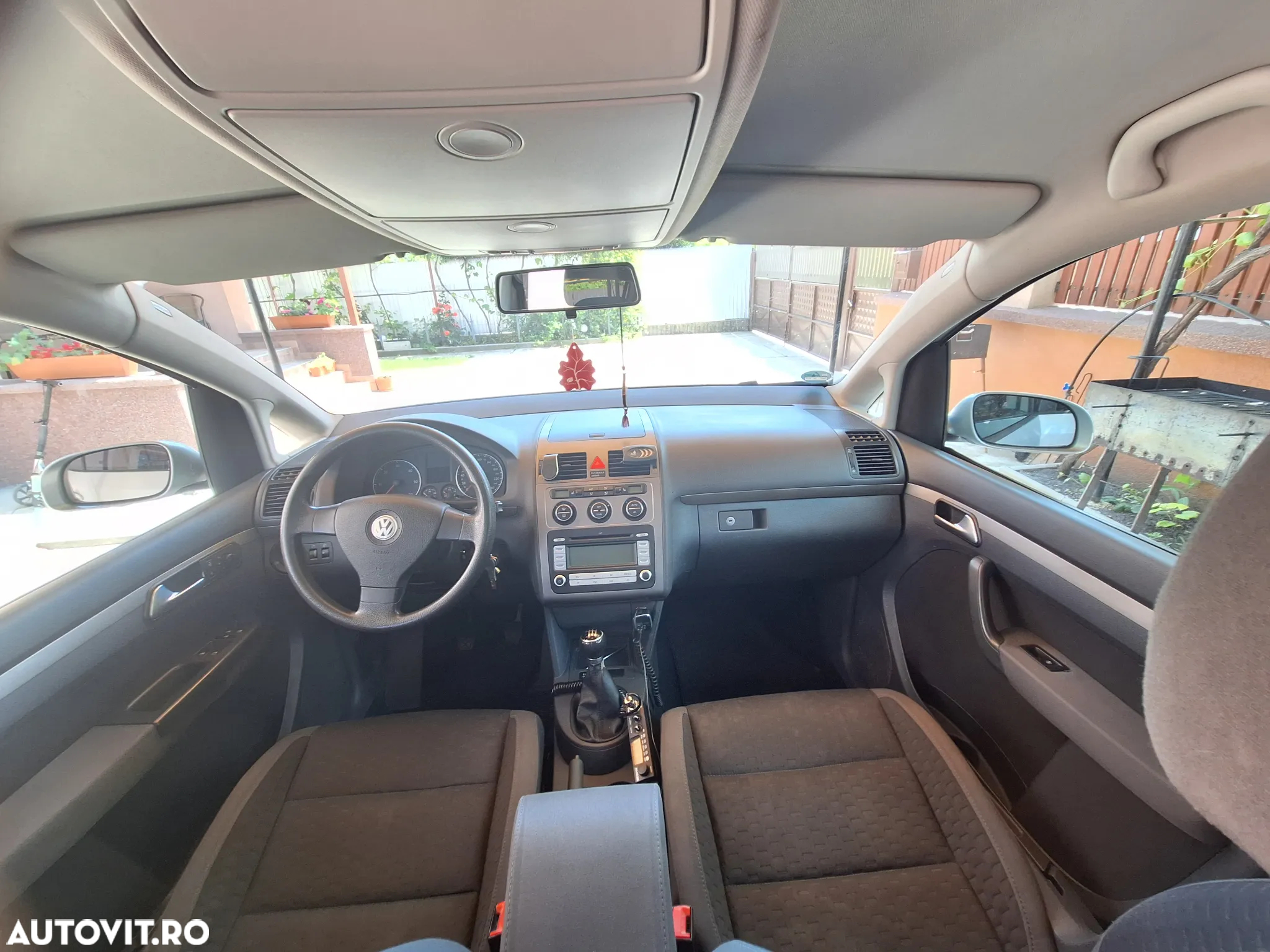 Volkswagen Touran - 6