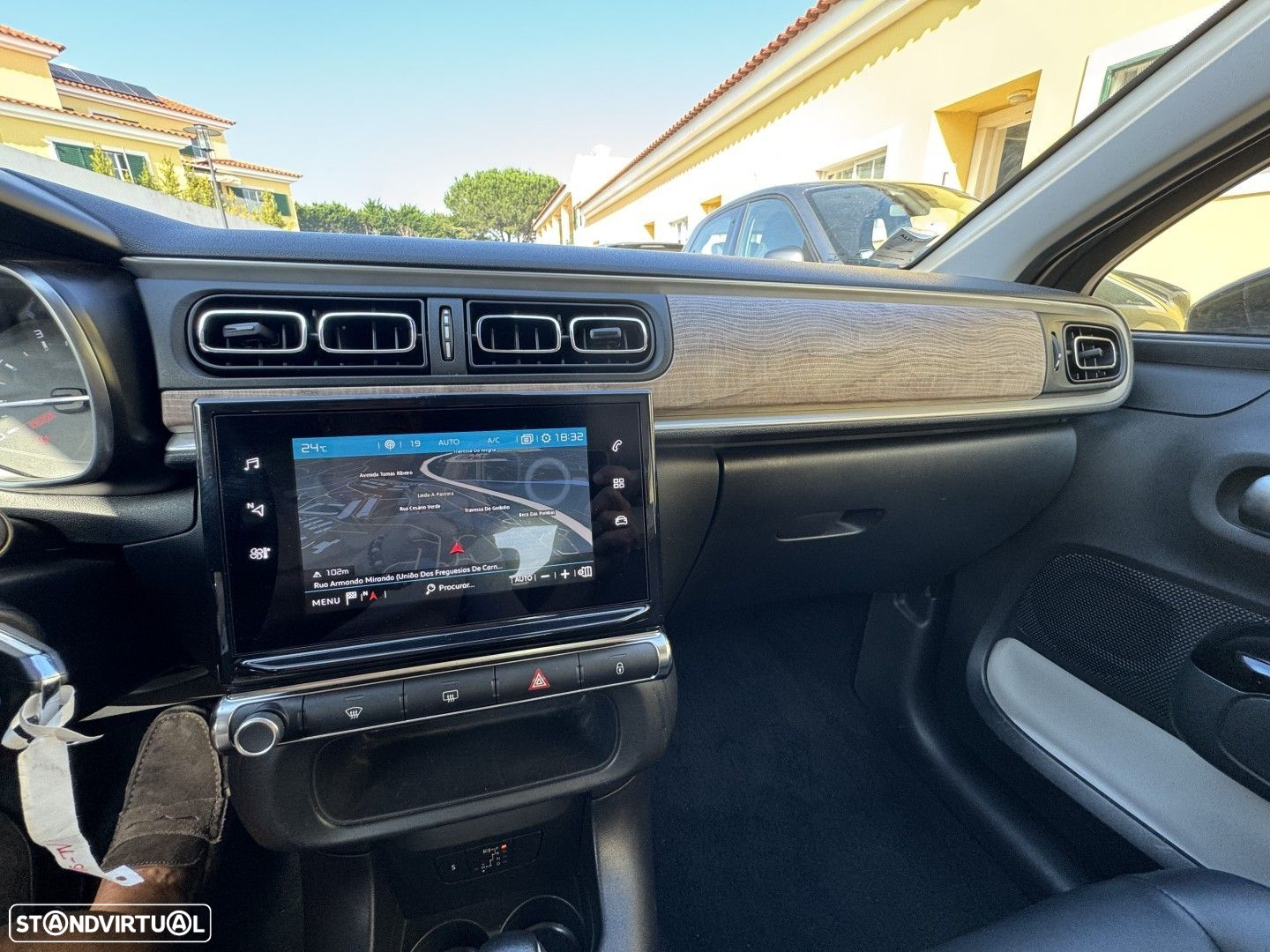 Citroën C3 1.2 PureTech Shine Pack EAT6 - 24
