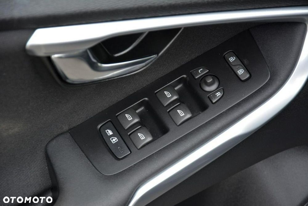 Volvo V40 D3 Geartronic Momentum - 33