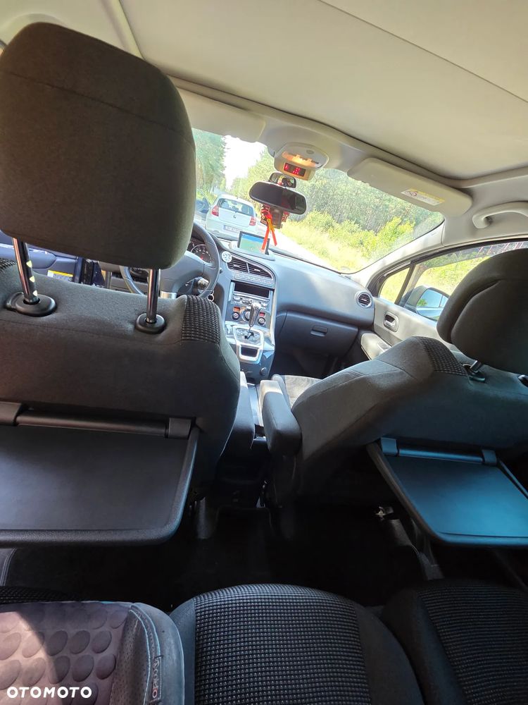 Peugeot 5008 2.0 HDi Allure 7os - 12