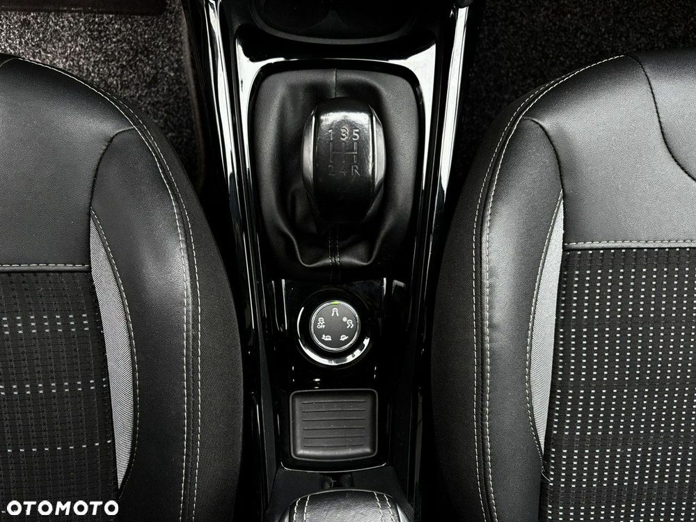 Peugeot 2008 1.2 Pure Tech Allure S&S - 11