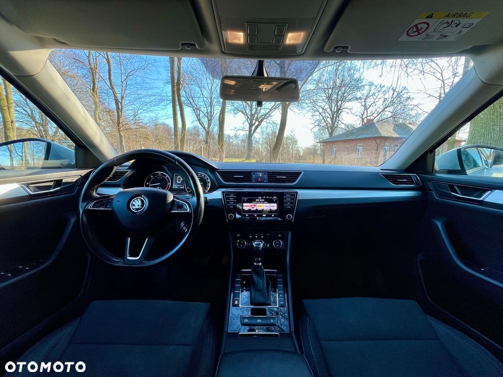 Skoda Superb 2.0 TDI Sportline DSG - 8