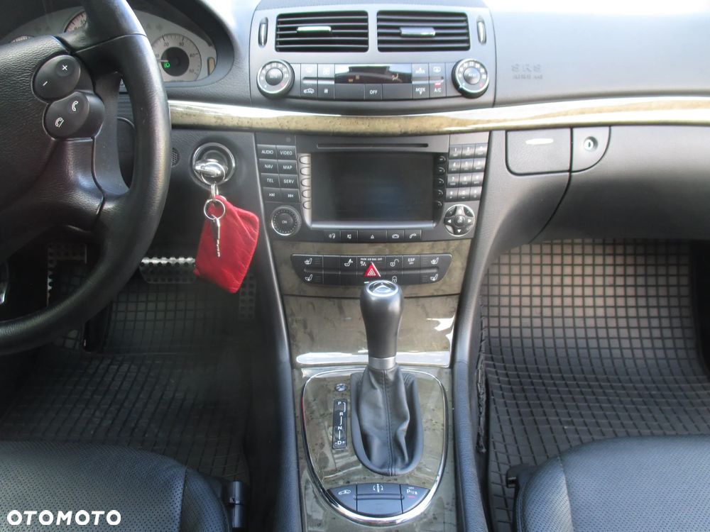 Mercedes-Benz Klasa E 320 CDI Avantgarde DPF Sport Edition AMG - 12
