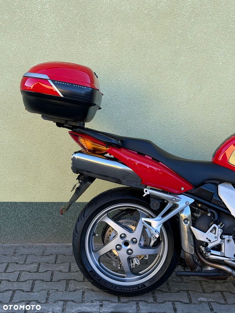 Honda VFR - 9
