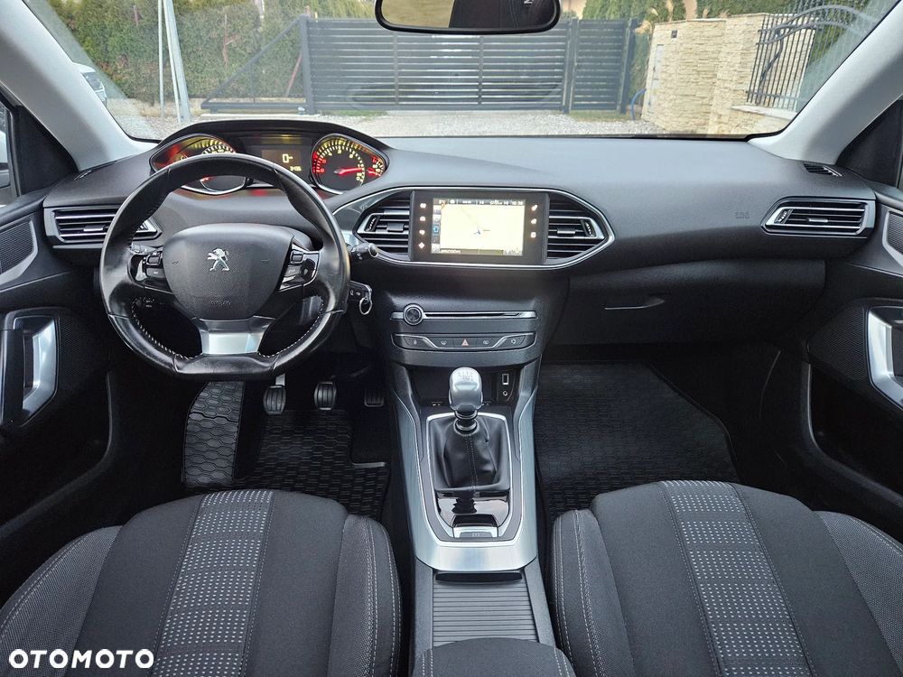 Peugeot 308 - 23