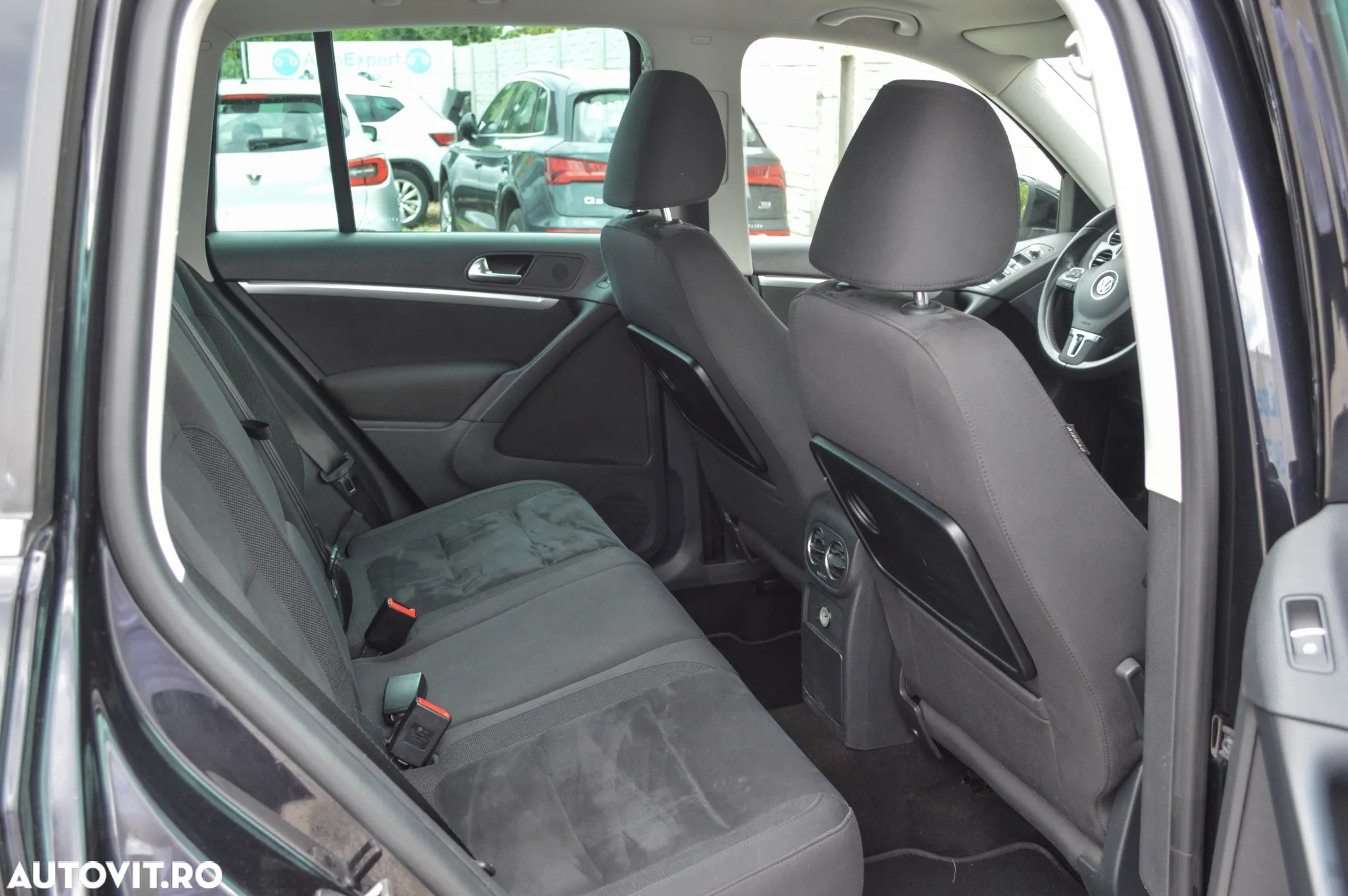 Volkswagen Tiguan 2.0 TDI DPF 4Motion BlueMotion Technology DSG Lounge Sport & Style - 25