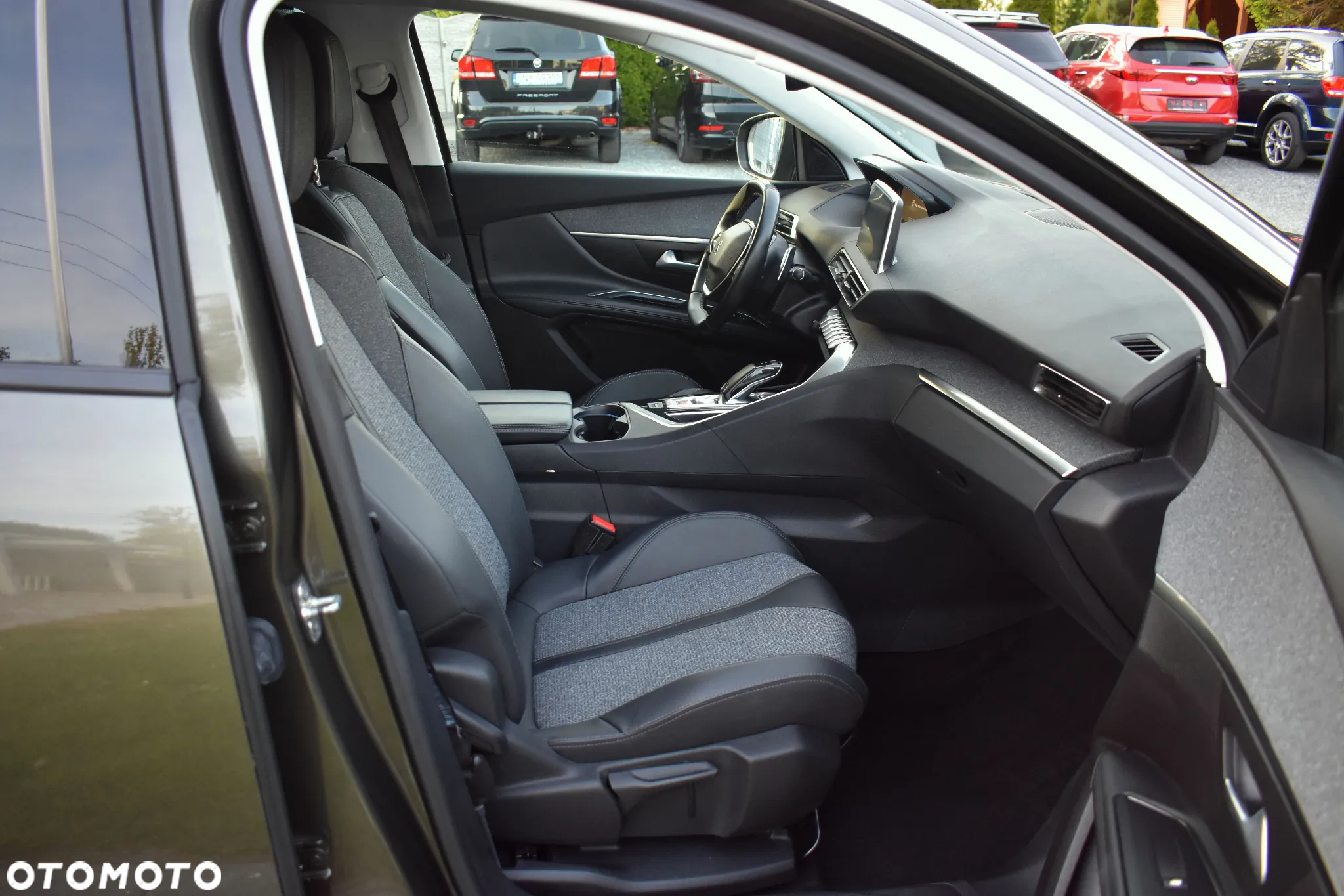 Peugeot 5008 BlueHDI 130 EAT8 Allure Pack - 33