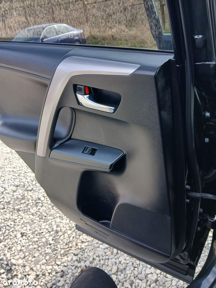 Toyota RAV4 2.0 D-4D Active 4x2 - 19