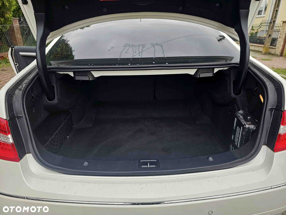 Mercedes-Benz Klasa E 250 BlueEFFICIENCY 7G-TRONIC Avantgarde - 20