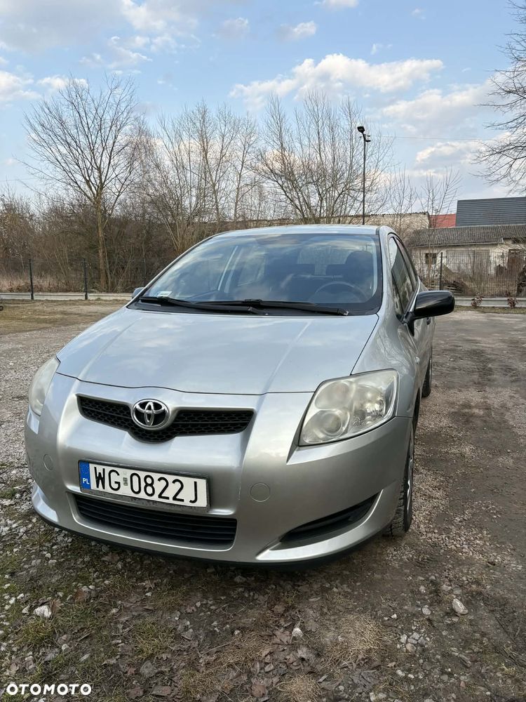 Toyota Auris 1.4 D-4D Luna - 1