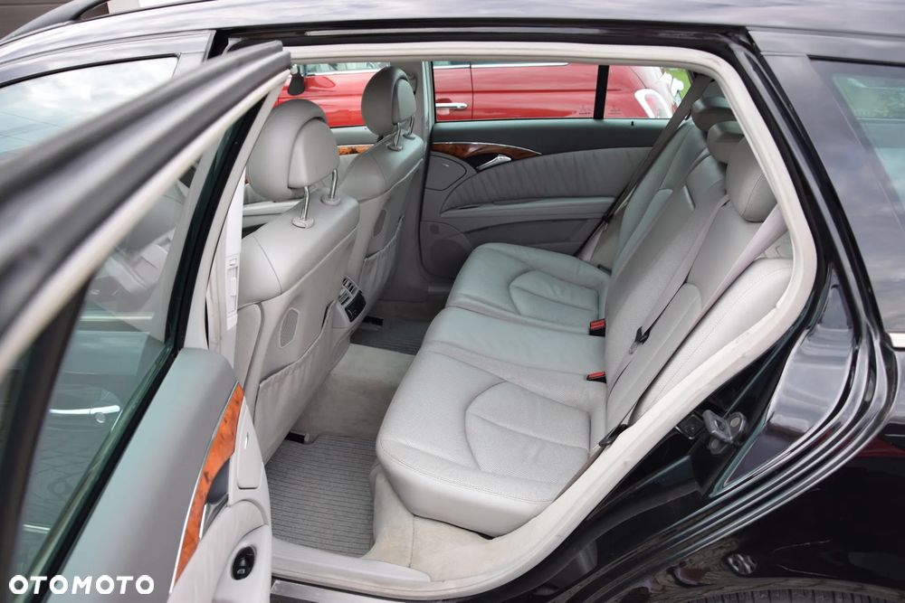 Mercedes-Benz Klasa E 320 T 4 Matic Elegance - 7