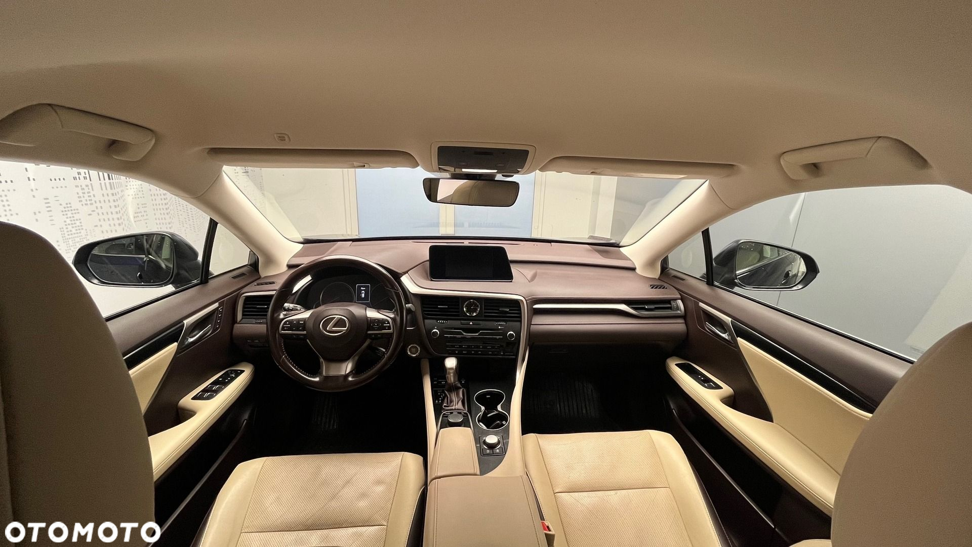 Lexus RX - 8