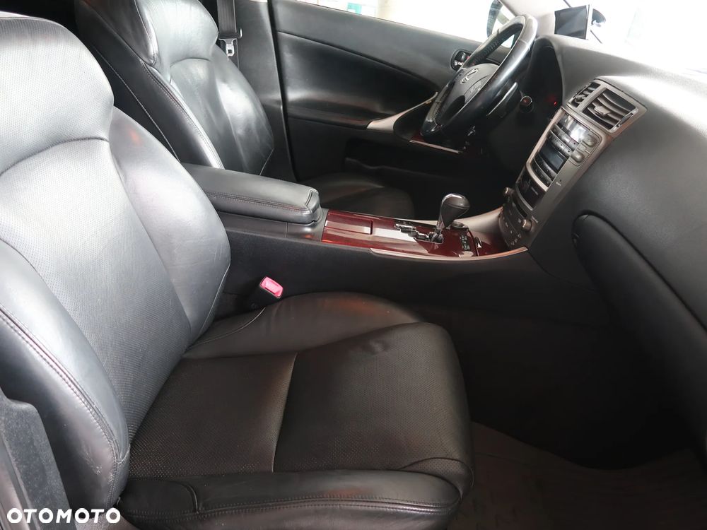 Lexus IS 250 Prestige - 17