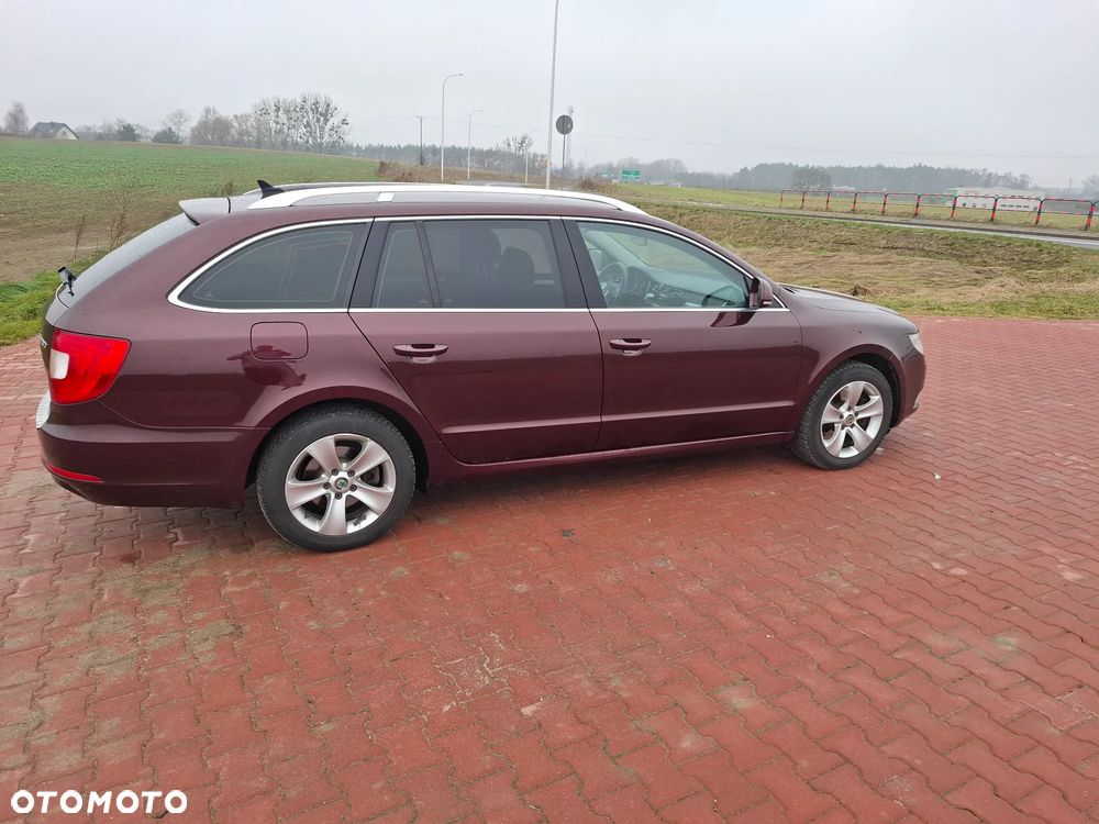Skoda Superb 2.0 TDI DSG Exclusive - 9
