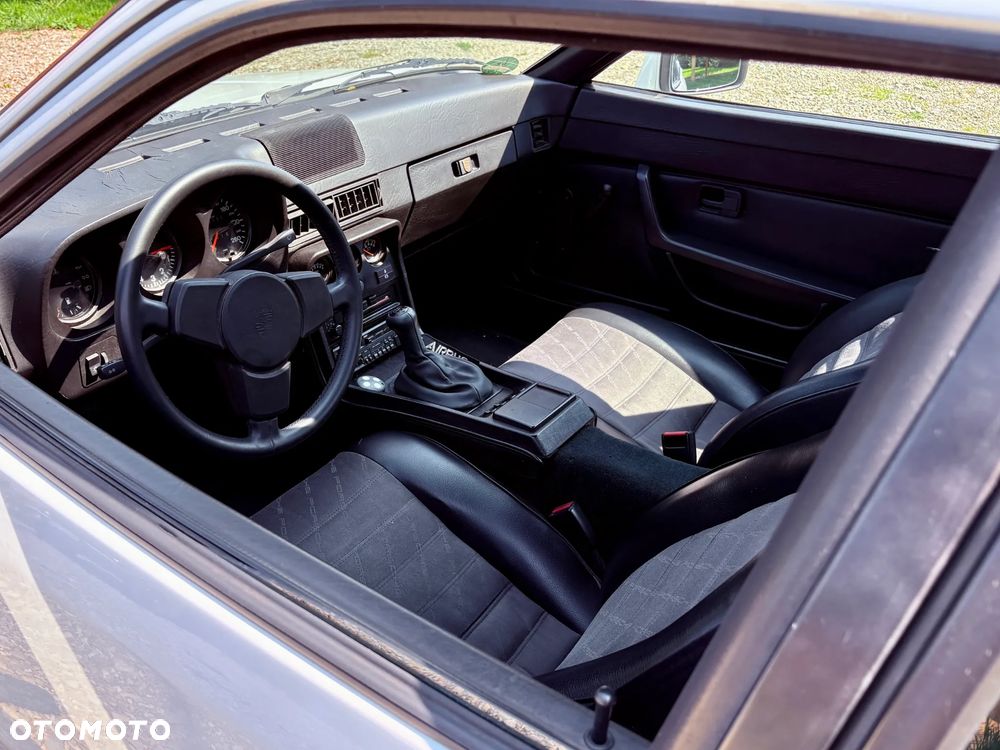 Porsche 924 - 13
