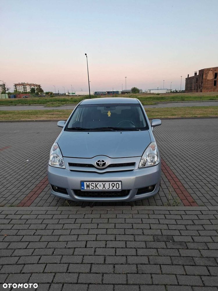 Toyota Corolla Verso - 2