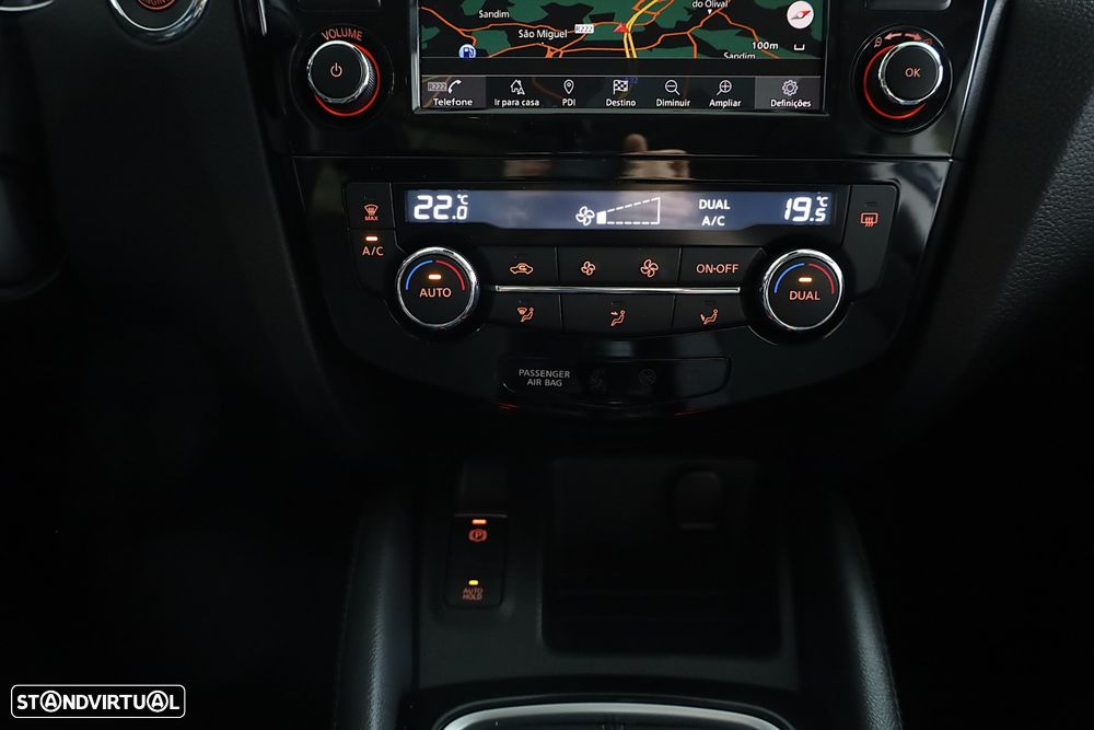 Nissan Qashqai 1.5 dCi N-Connecta J18 - 23