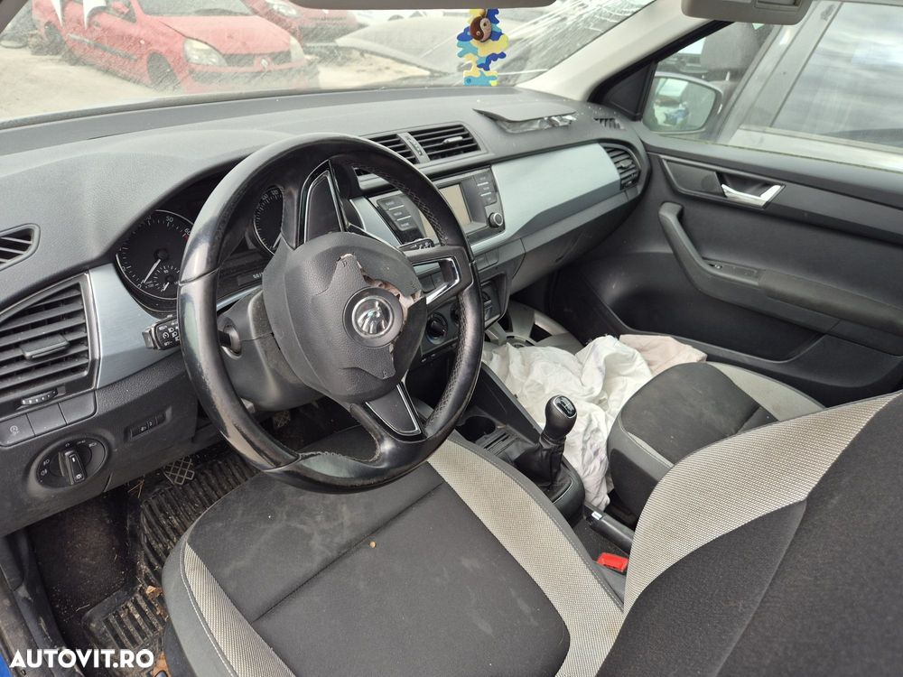 Dezmembram Skoda Fabia 3 2017 1.0 Benzina CHY - 5