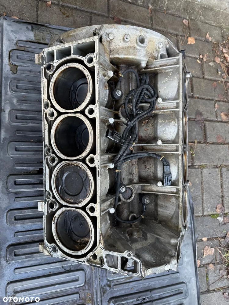 kompletny blok dol silnika wal tloki mercedes 4.7 biturbo a278 278922 - 5