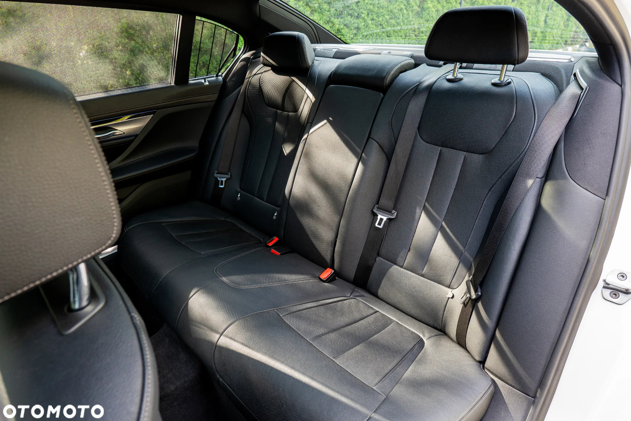 BMW Seria 7 740Li - 33